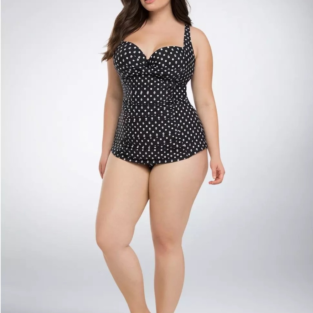 Torrid Black and White skull polka dot tankini